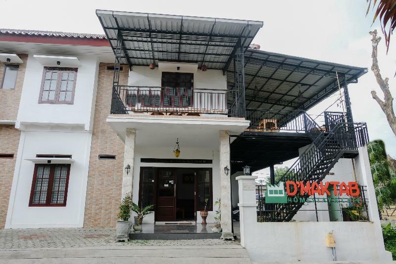 Oyo 350 D' Maktab Homestay Syariah Malang Exterior photo