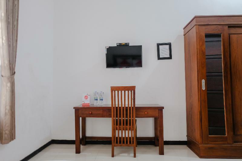 Oyo 350 D' Maktab Homestay Syariah Malang Exterior photo
