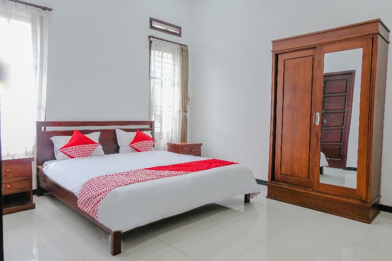 Oyo 350 D' Maktab Homestay Syariah Malang Exterior photo