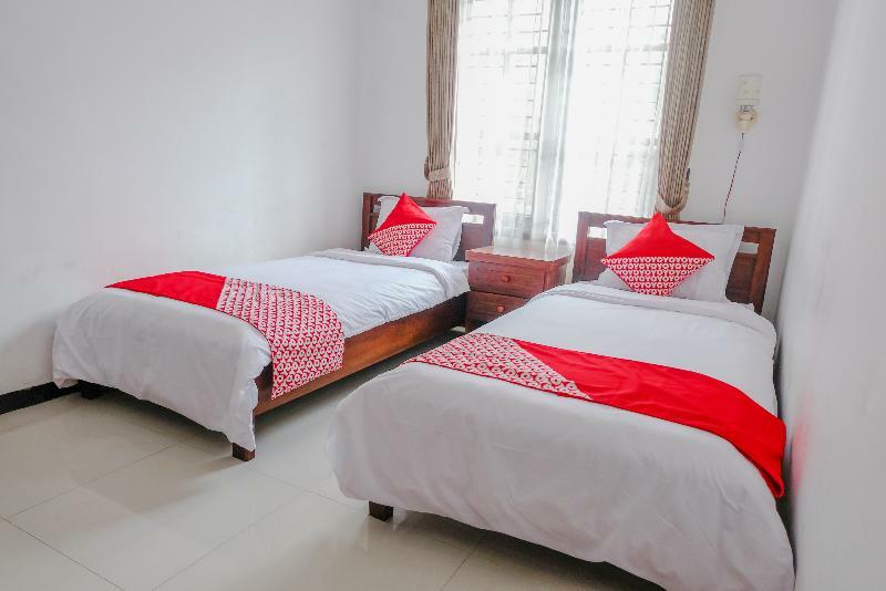 Oyo 350 D' Maktab Homestay Syariah Malang Exterior photo