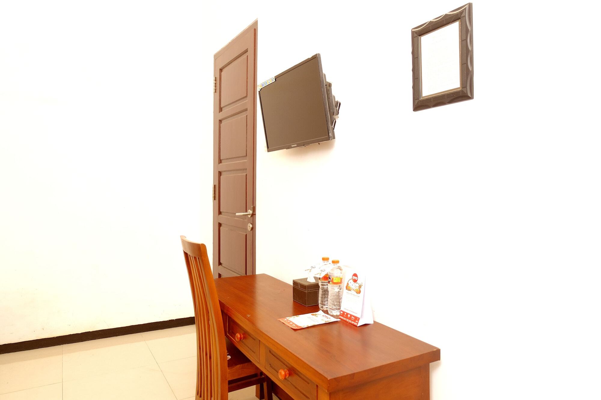 Oyo 350 D' Maktab Homestay Syariah Malang Exterior photo